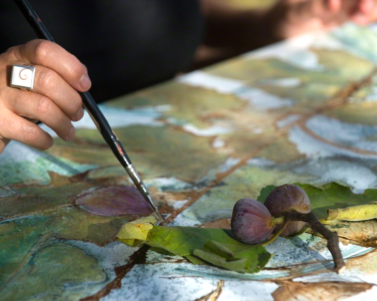 Hand and brush painting figs